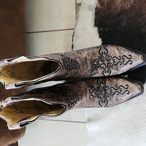 Women's Distressed Brown/Bronze Embroidered Cross Cowgirl Boots 9.5M - Picture 4 of 13